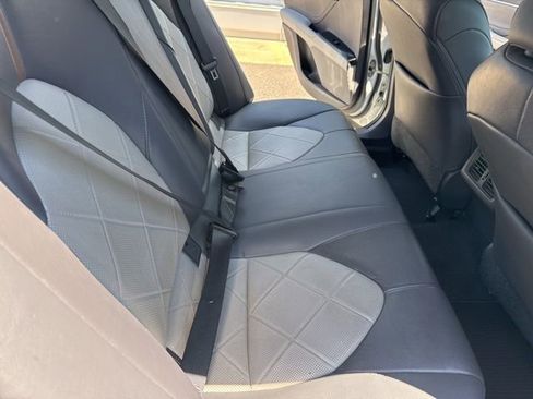 Used 2018 Toyota Camry XLE FWD image 26