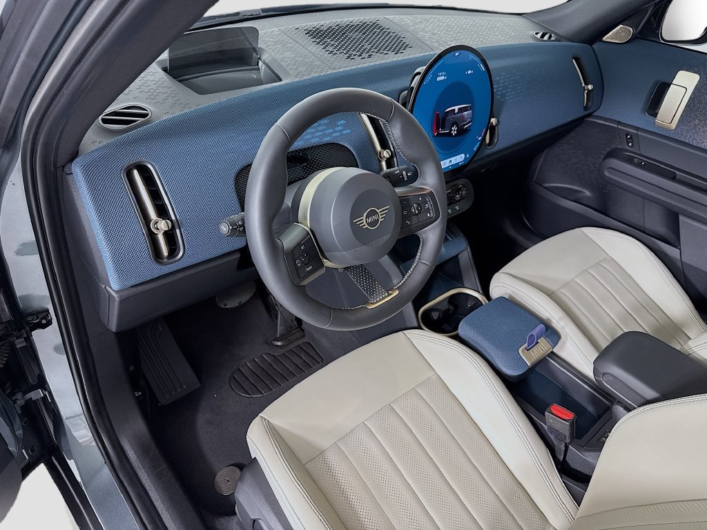 Used 2025 MINI Cooper Countryman SE w/ Comfort Package Max AWD/4WD image 9
