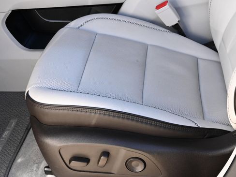 Used 2024 GMC Acadia Denali w/ Super Cruise Package image 25