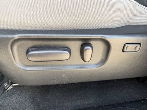 Certified 2022 Toyota Tacoma SR5 AWD/4WD image 23
