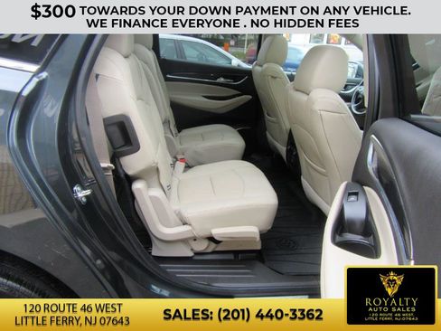 Used 2019 Buick Enclave Essence w/ LPO, Sport Appearance Package image 8