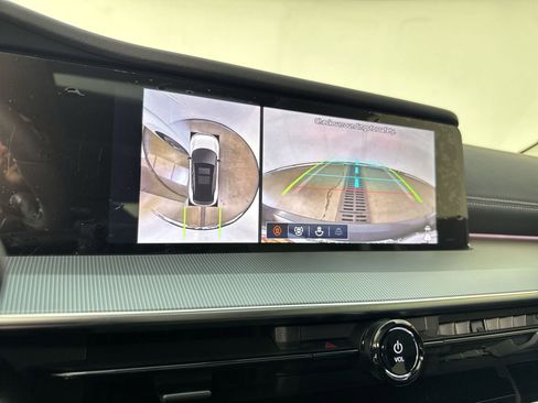 New 2025 Nissan Murano SL image 9