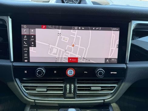 Certified 2023 Porsche Macan AWD/4WD image 26