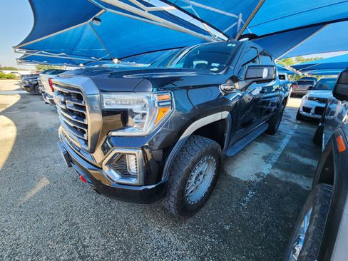 Used 2022 GMC Sierra 1500 AT4 w/ AT4 Premium Package AWD/4WD image 2