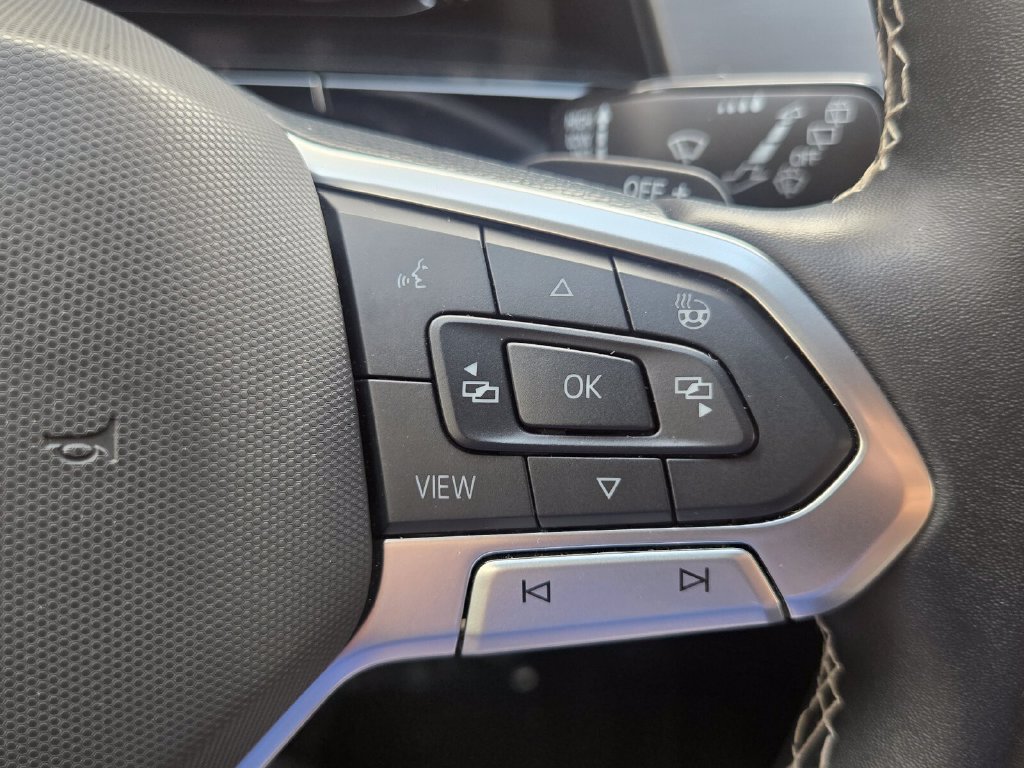 Certified 2024 Volkswagen Atlas Cross Sport SE FWD image 25