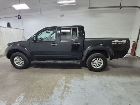 Used 2014 Nissan Frontier SV w/ SV Value Truck Package AWD/4WD image 9