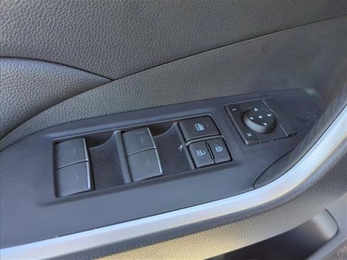 Used 2024 Toyota RAV4 XLE Premium image 8