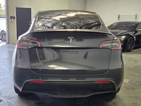 Used 2021 Tesla Model Y Long Range AWD/4WD image 3