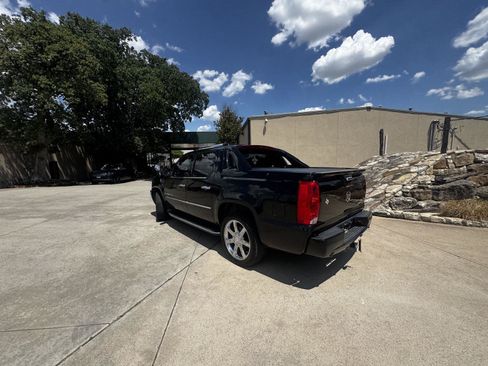 Used 2008 Cadillac Escalade EXT AWD/4WD image 3