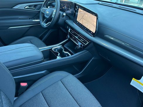 New 2026 Chevrolet Traverse LT w/ Sun and Wheel Package image 17