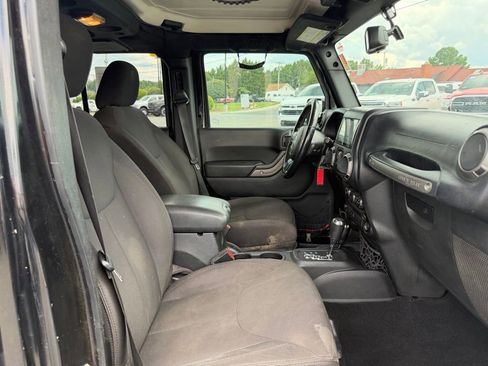 Used 2015 Jeep Wrangler Unlimited Sport w/ Quick Order Package 24S AWD/4WD image 29