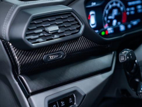 Used 2024 Lamborghini Urus S image 21