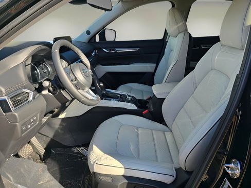 New 2025 MAZDA CX-5 AWD 2.5 S w/ Premium Plus Pkg image 11