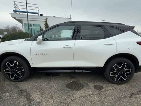 Used 2023 Chevrolet Blazer RS w/ Enhanced Convenience Package image 5