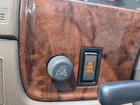 Used 1999 Toyota 4Runner Limited w/ Upgrade Value Pkg 5 image 17