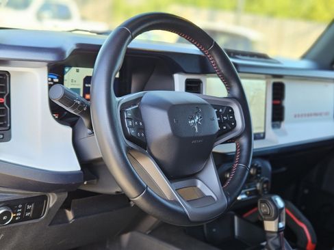 Certified 2024 Ford Bronco Heritage Edition image 19