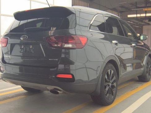 Used 2020 Kia Sorento EX image 3