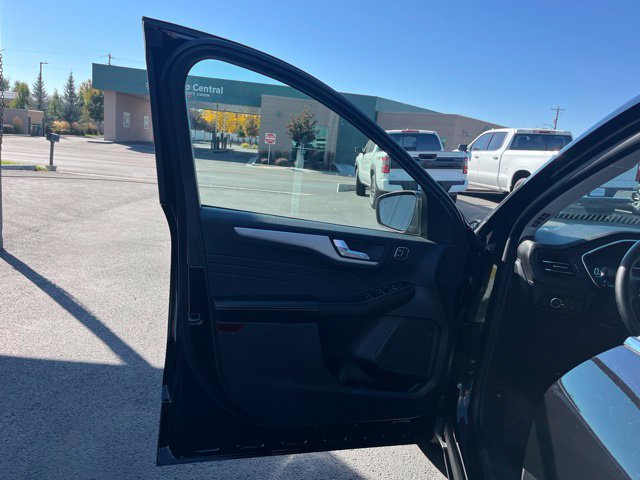 Used 2025 Ford Escape Platinum AWD/4WD image 31