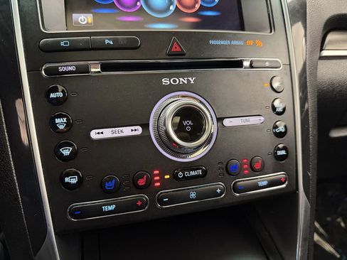 Used 2016 Ford Explorer Limited image 26