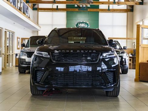 Certified 2025 Land Rover Discovery Metropolitan Edition image 29