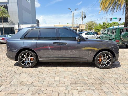 Used 2023 Rolls-Royce Cullinan Black Badge w/ Dark Exterior Package AWD/4WD image 8