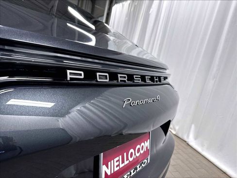 Used 2022 Porsche Panamera 4 Platinum Edition AWD/4WD image 32