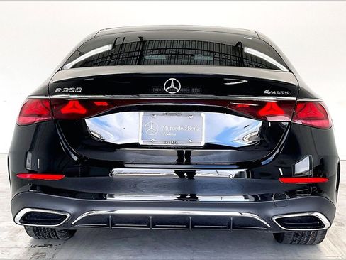 Used 2025 Mercedes-Benz E 350 4MATIC Sedan image 4