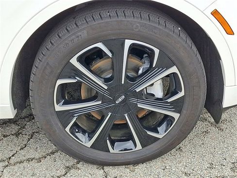 Used 2024 Lincoln Nautilus Reserve w/ Equipment Group 203A image 8