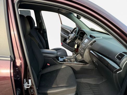 Used 2014 Kia Sorento LX image 26