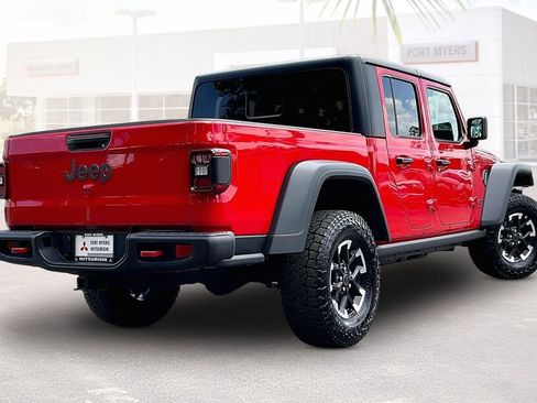 Used 2026 Jeep Gladiator Rubicon AWD/4WD image 32