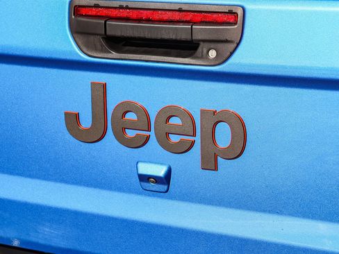 Used 2023 Jeep Gladiator Mojave w/ Trailer Tow Package image 12