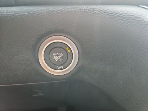 New 2026 Chrysler Pacifica Select image 30