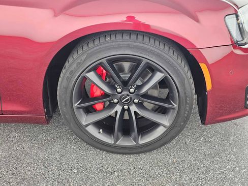 Used 2023 Chrysler 300 C image 9