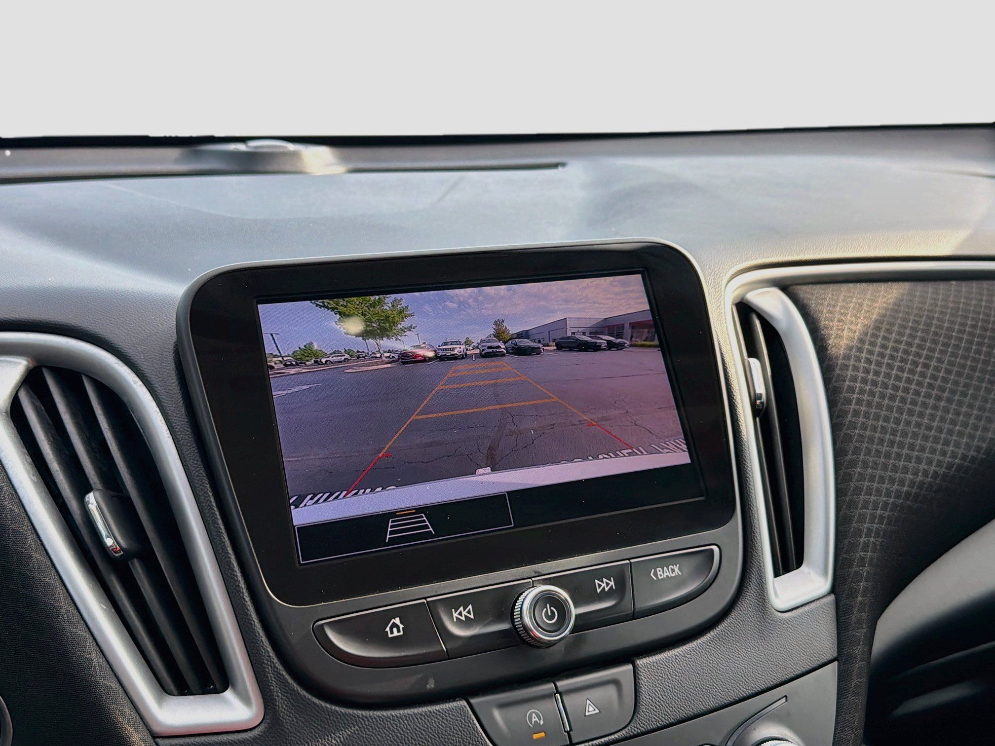 Used 2024 Chevrolet Malibu LT FWD image 18