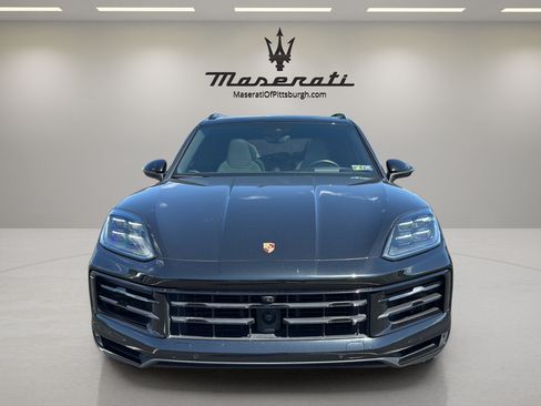 Used 2024 Porsche Cayenne S AWD/4WD image 2