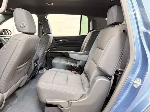 Used 2025 Chevrolet Traverse LT FWD image 22