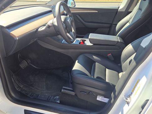 Used 2022 Tesla Model Y Long Range image 20