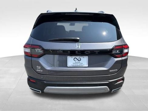 Certified 2025 Honda Pilot Touring image 7