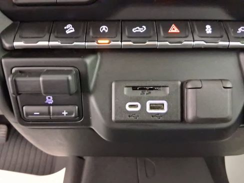 Used 2020 Chevrolet Silverado 1500 LT w/ All-Star Edition image 41