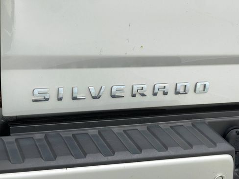 Used 2017 Chevrolet Silverado 1500 LTZ Z71 w/ LTZ Plus Package AWD/4WD image 38