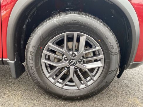 Used 2023 Nissan Rogue S image 9