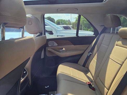Used 2024 Mercedes-Benz GLE 350 4MATIC image 7