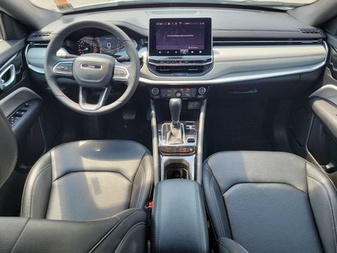 Used 2025 Jeep Compass Limited AWD/4WD image 15