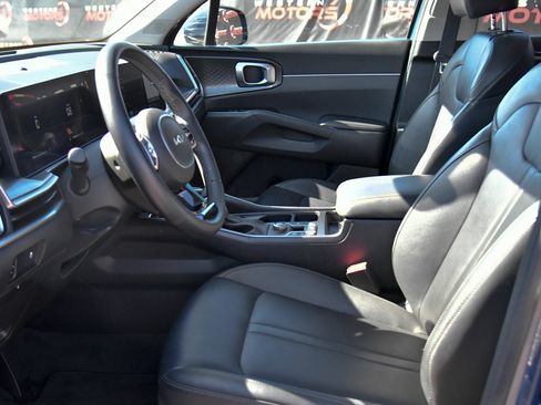 Used 2025 Kia Sorento S w/ Panoramic Sunroof Package FWD image 18