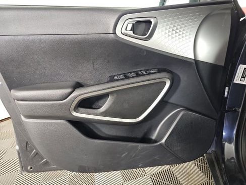 Used 2024 Kia Soul LX w/ Option Group 015 image 11