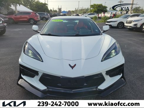 Used 2022 Chevrolet Corvette Stingray Premium Conv w/ Z51 Performance Package RWD image 2