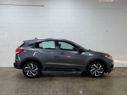 Used 2019 Honda HR-V Sport image 2