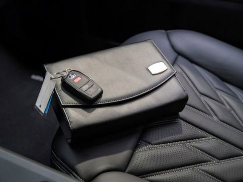 Used 2025 Toyota Land Cruiser image 83