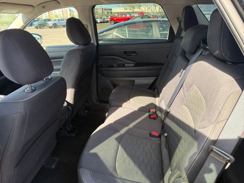 Used 2025 Nissan Pathfinder SV image 27