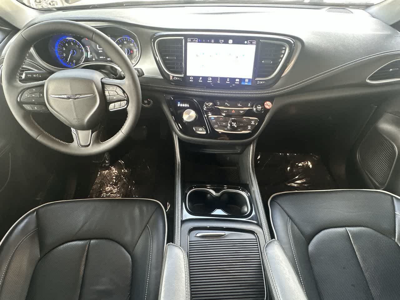 Used 2026 Chrysler Pacifica Limited w/ S Appearance Package FWD image 24